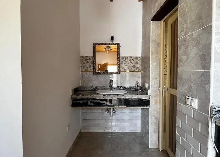 Cosy Side One Bedroom In Assala, *